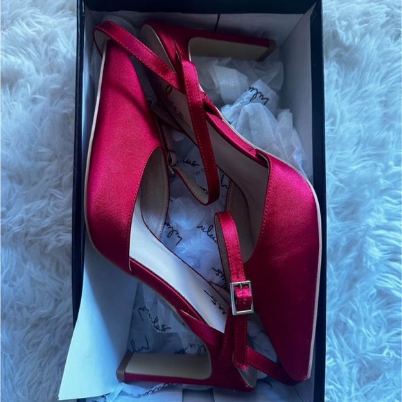 Red Lulu’s Heels - Picture 2 of 9